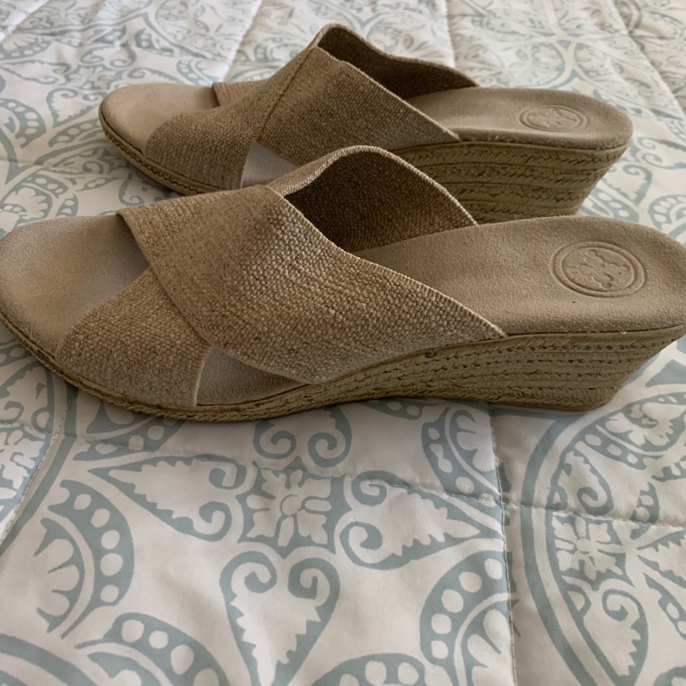 Charleston sandals with open back; slip on sandals; plateau shoe; wedges; size9